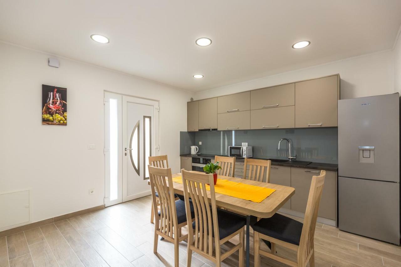 Acoustic Apartment Makarska Bagian luar foto